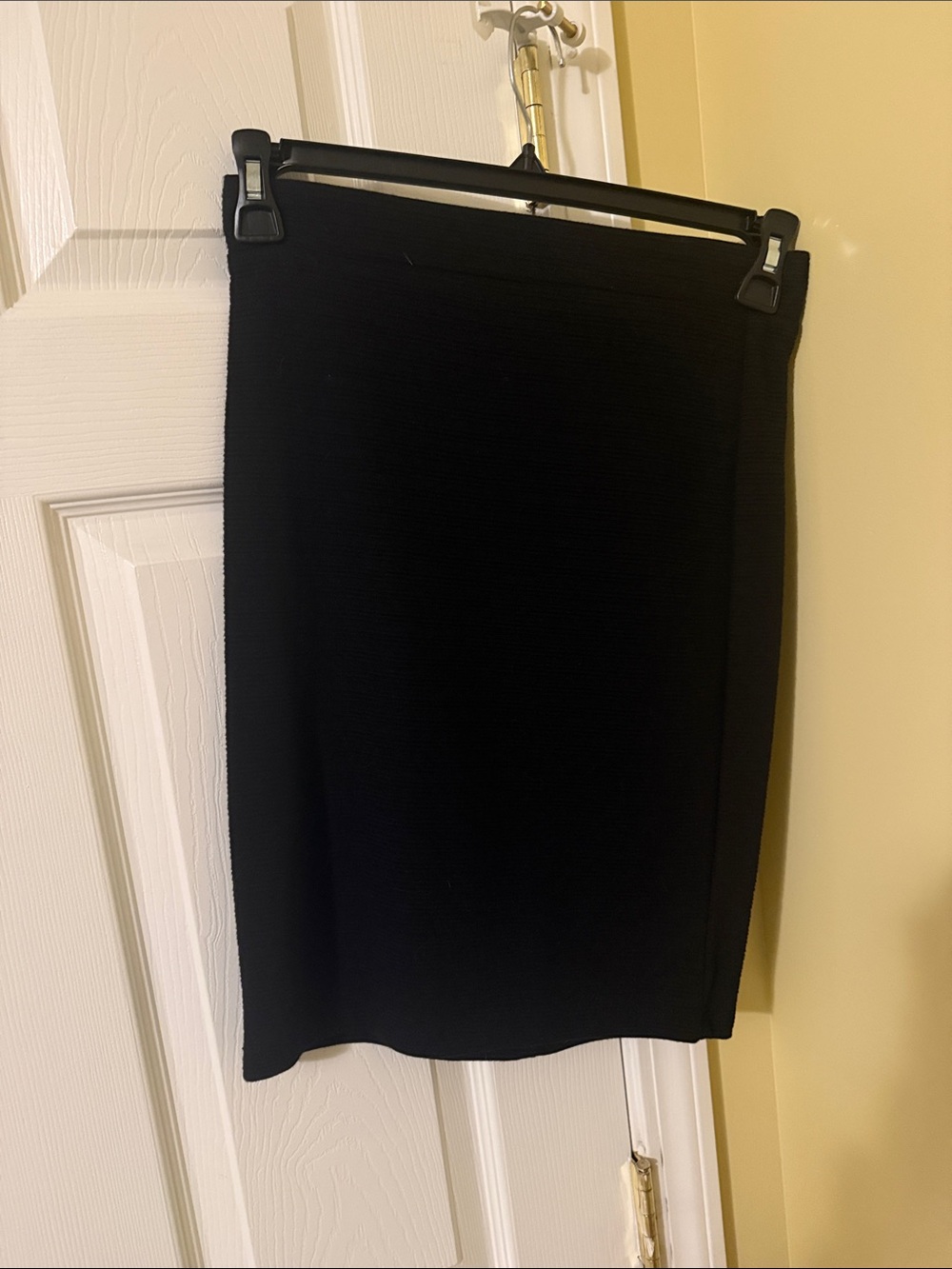 Joe Benbasset Black Pencil Skirt - Sleek Career Style